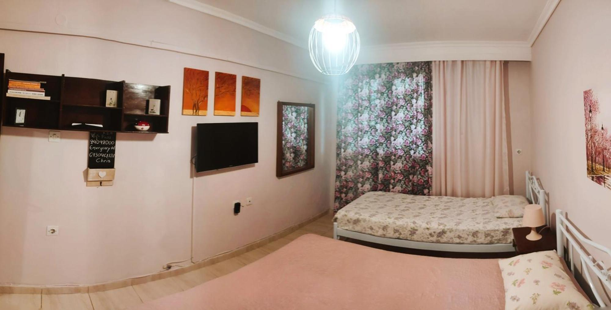 Retro Beach House Nea Peramos  Exterior photo