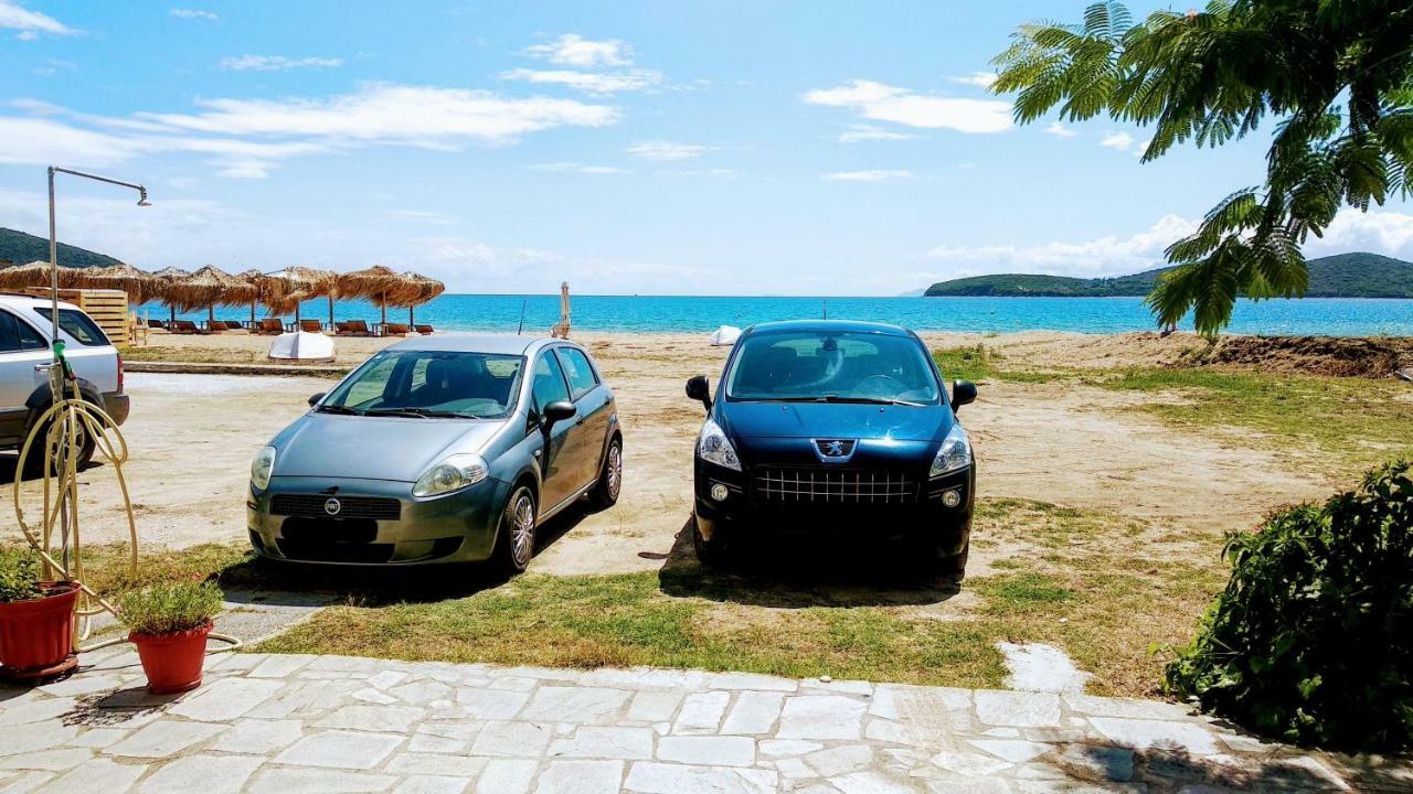 Retro Beach House Nea Peramos  Exterior photo