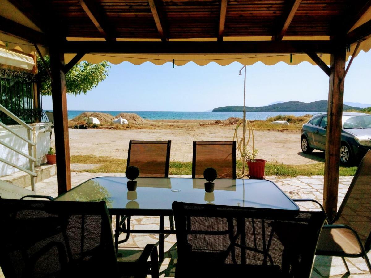 Retro Beach House Nea Peramos  Exterior photo